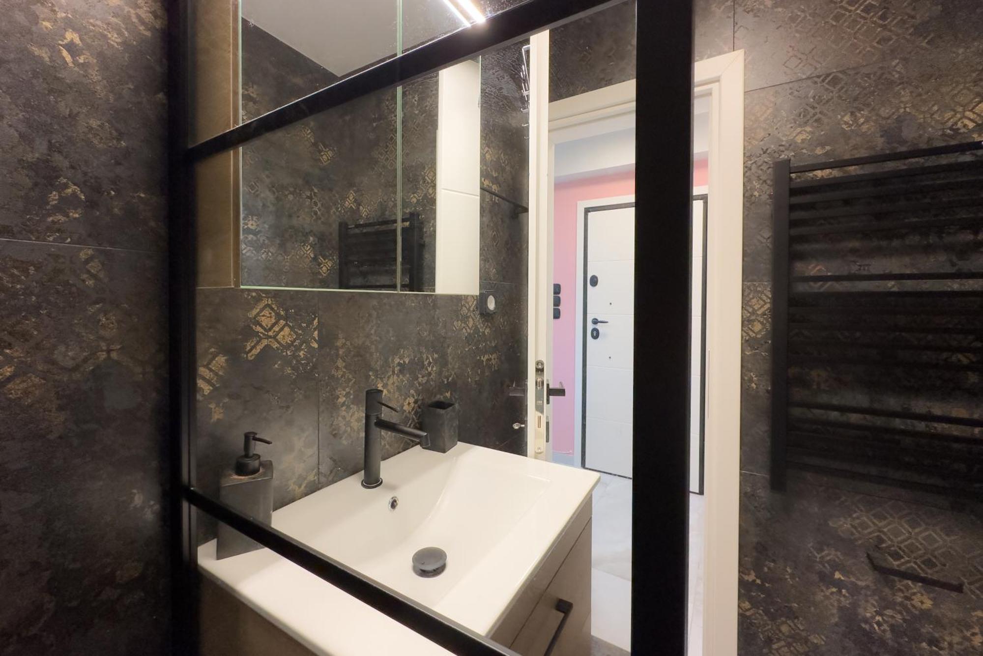 Stylish & Elegant In Pagrati Athene
