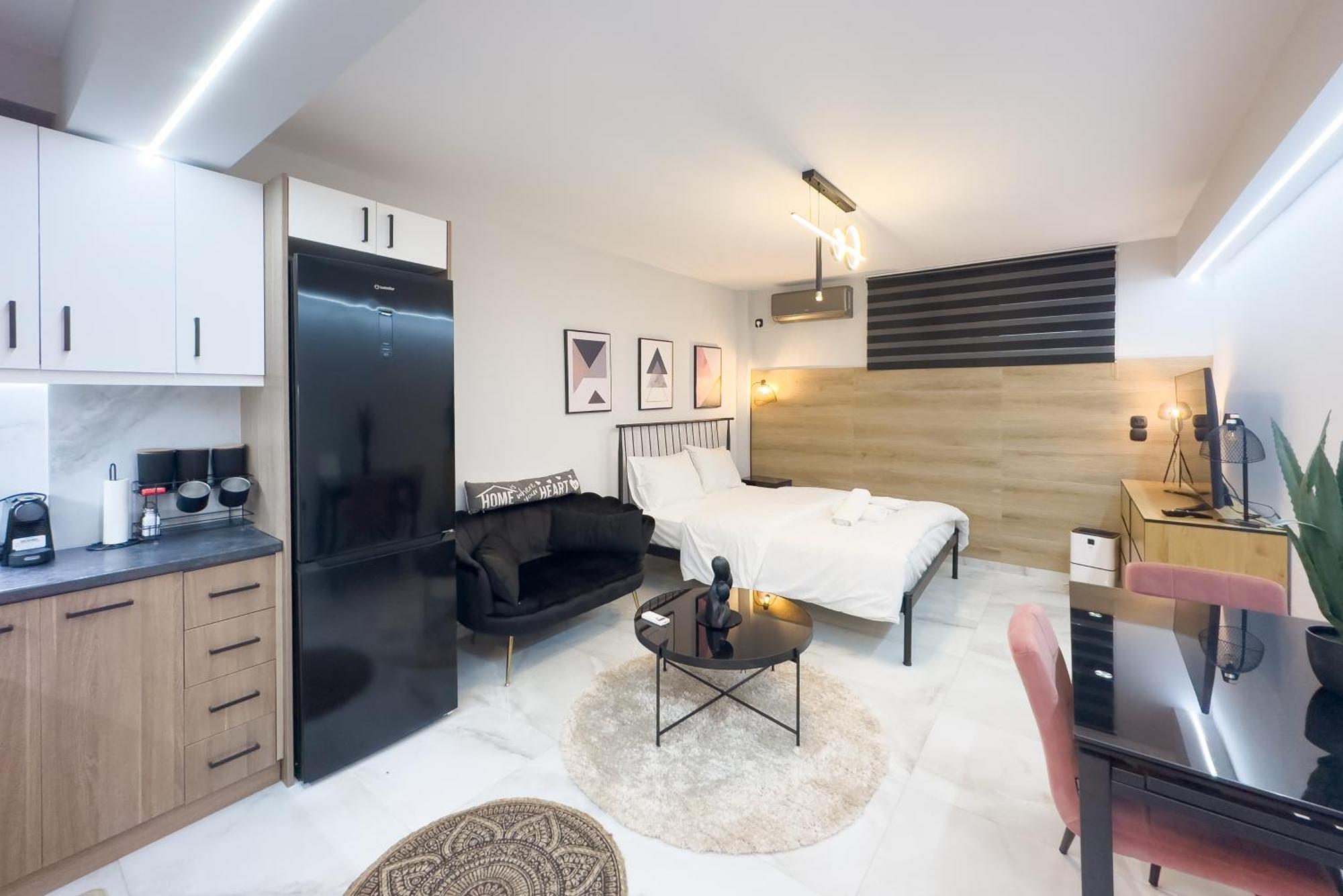 Stylish & Elegant In Pagrati