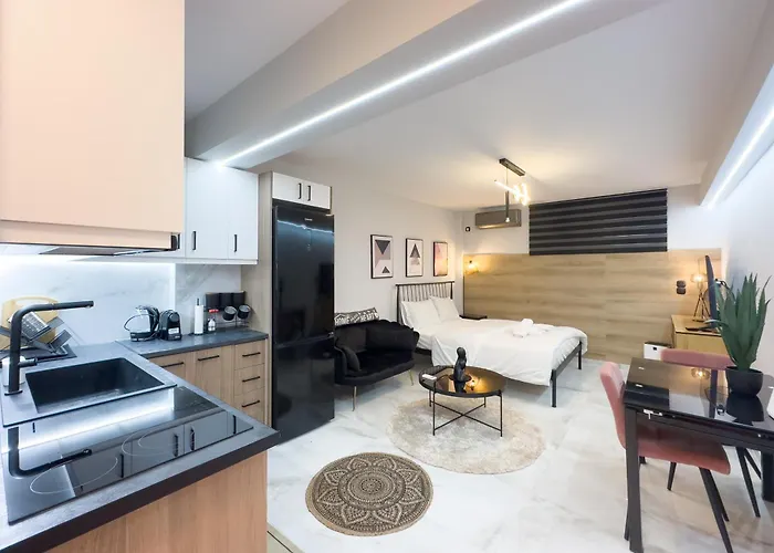 Stylish & Elegant Apt In Pagrati